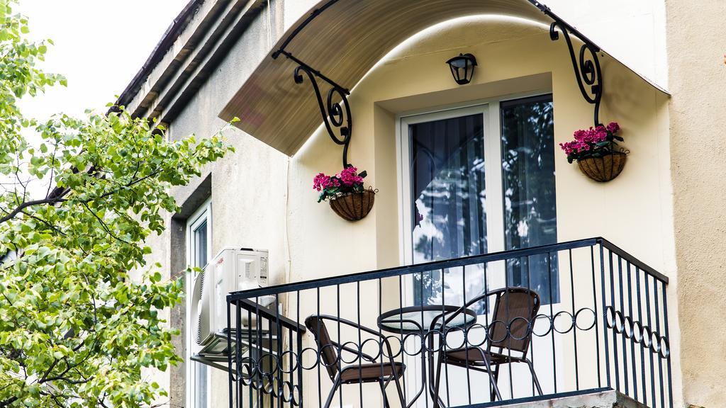 Foxy Lviv Exterior photo